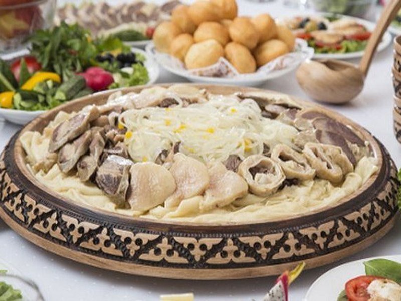 Блюда казахского народа. Казахская кухня. Казахские национальные блюда. Казахская Национальная кухня. Традиционные блюда казахов.