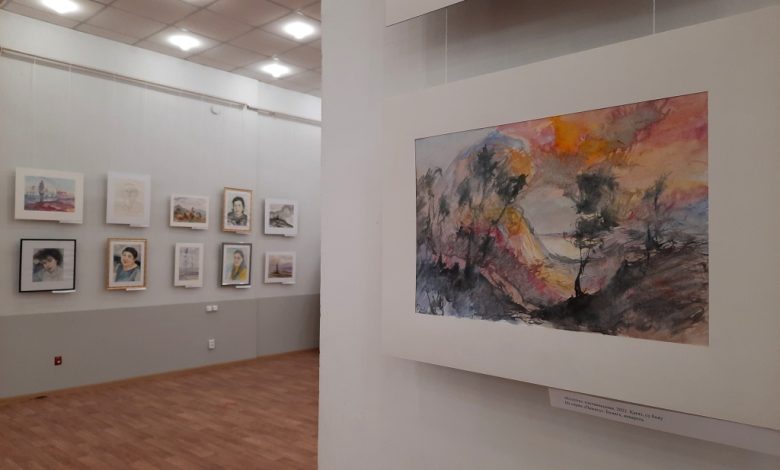 Выставка Мохубата Адыгезалова в карагандинском музее ИЗО. Фото автора